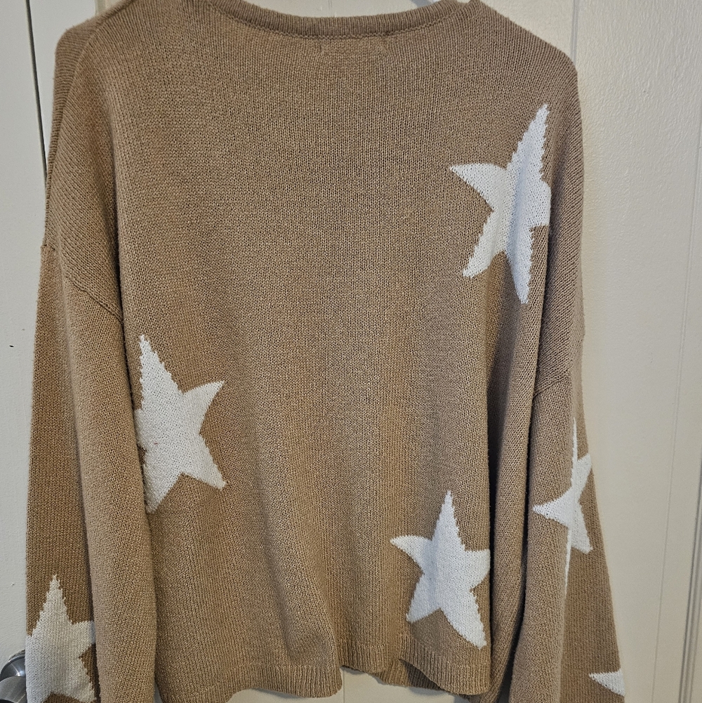 TalulahTan and White Star Sweater - Picture 4 of 4
